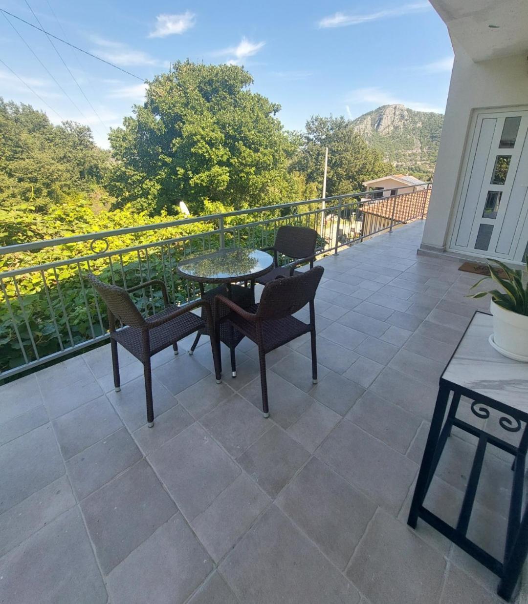 Superb Apartments Virpazar Quarto foto